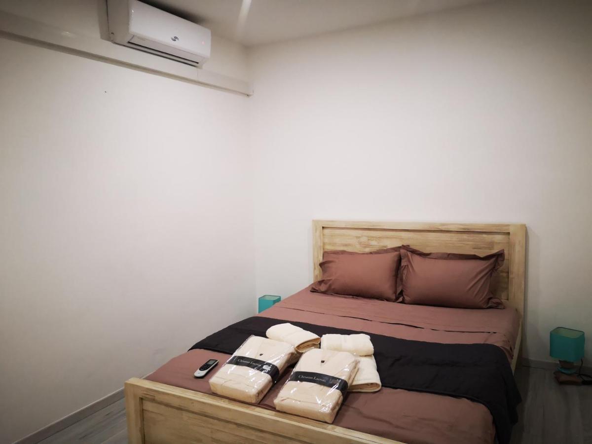 Appartement Saint Gilles Les Bains Экстерьер фото